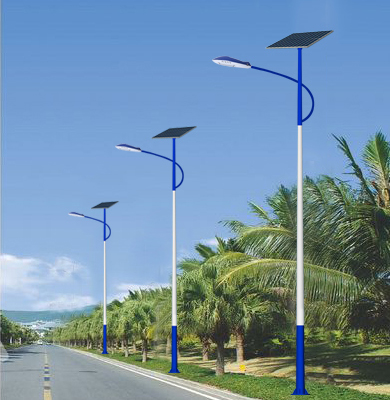 贵南太阳能路灯.jpg