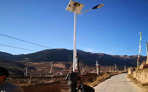 贵南智慧路灯安装必备设计要素：打造高效智能的城市照明系统