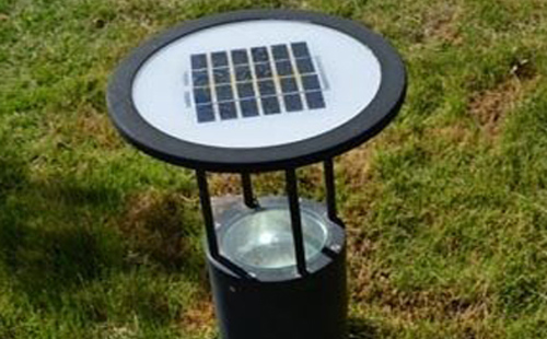 别墅庭院氛围营造：贵南草坪灯选型与布光技巧